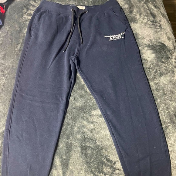 Abercrombie & Fitch - Soft A&F Fleece - Navy Blue SIZE (S) - Picture 1 of 4